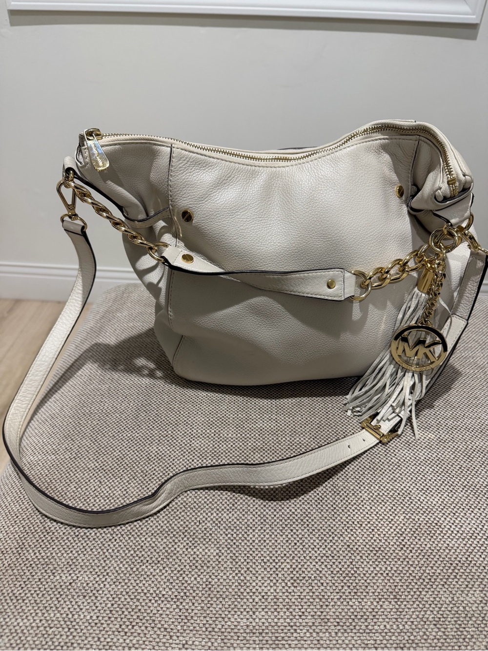Michael Kors Fulton Cream Pebbled Leather Chain Hobo Shoulder Bag Crossbody